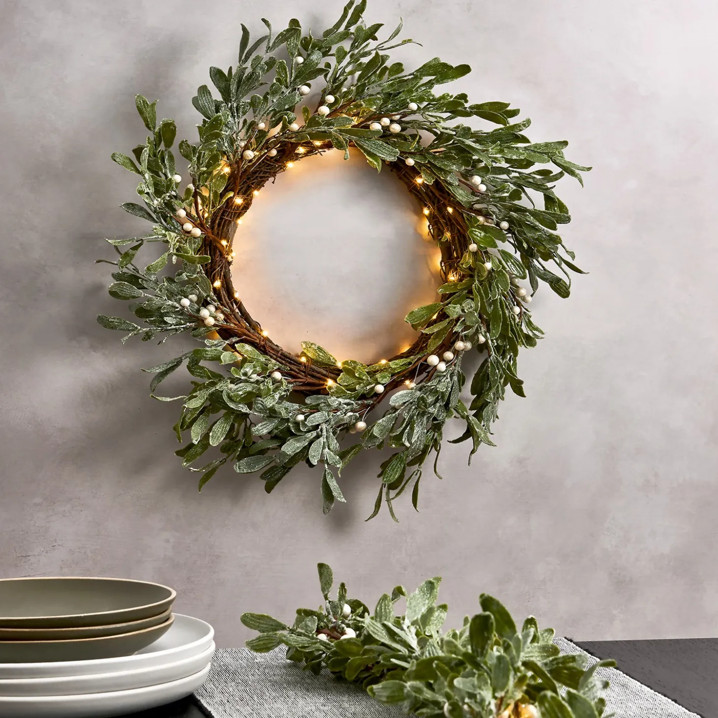 Frosted Mistletoe Garland with 100 LEDs