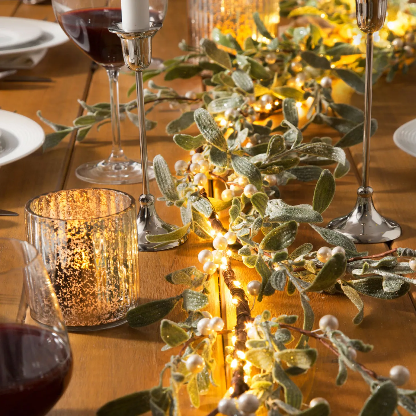 Frosted Mistletoe Garland with 100 LEDs